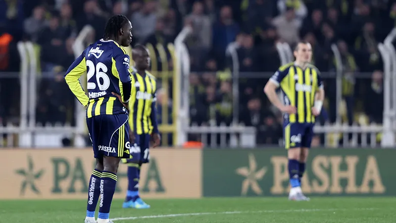 Fenerbahçe şampiyonluk yolunda ağır yara aldı